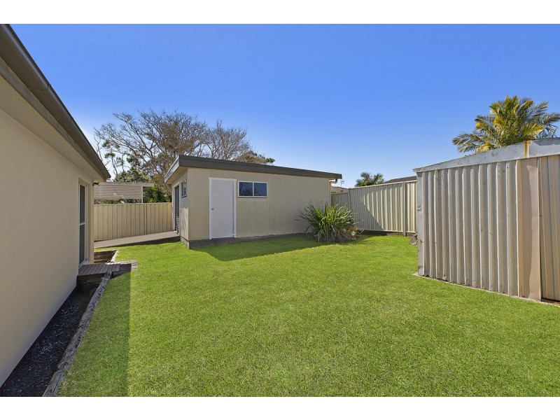 3 Robyn Lane, Bateau Bay NSW 2261