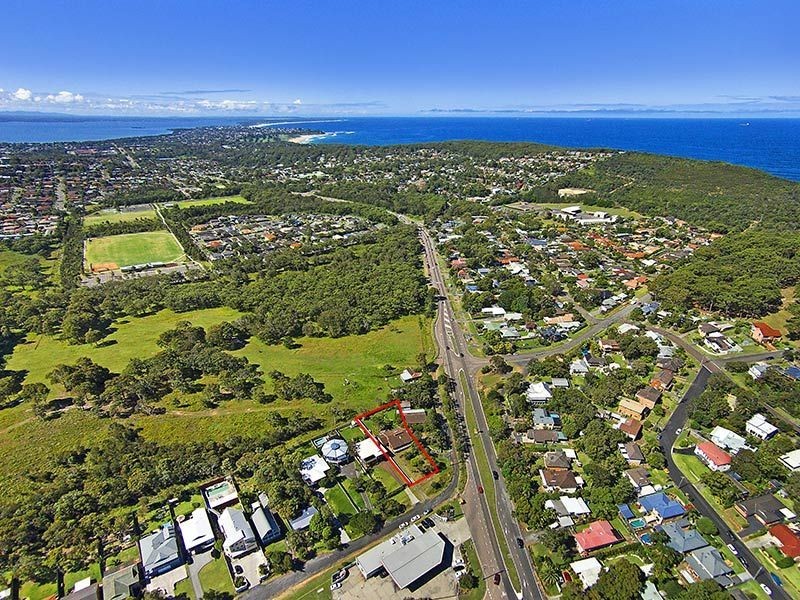 9 Longs Road, Bateau Bay NSW 2261
