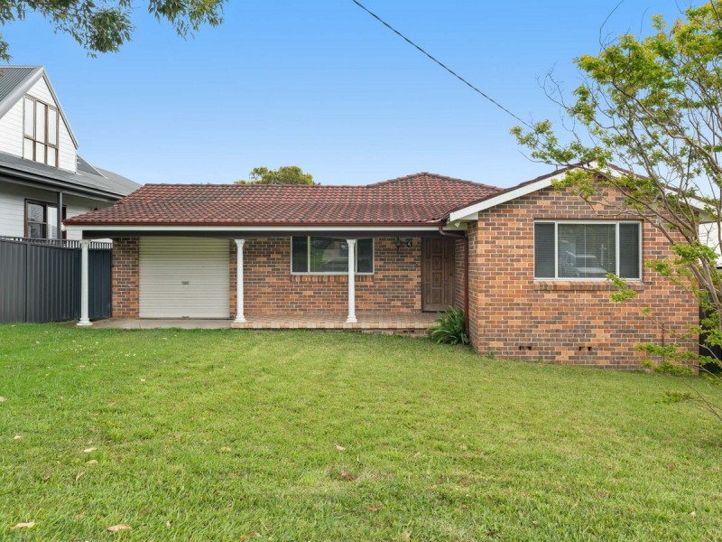 4 Dunlop Road, Forresters Beach NSW 2260