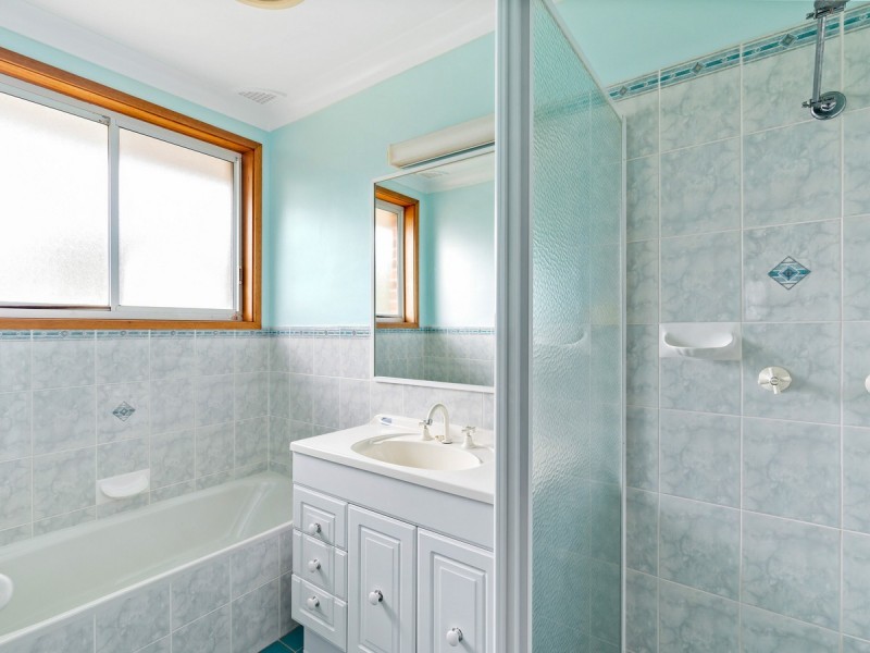 4 Dunlop Road, Forresters Beach NSW 2260