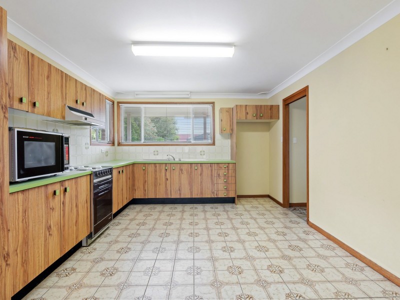4 Dunlop Road, Forresters Beach NSW 2260