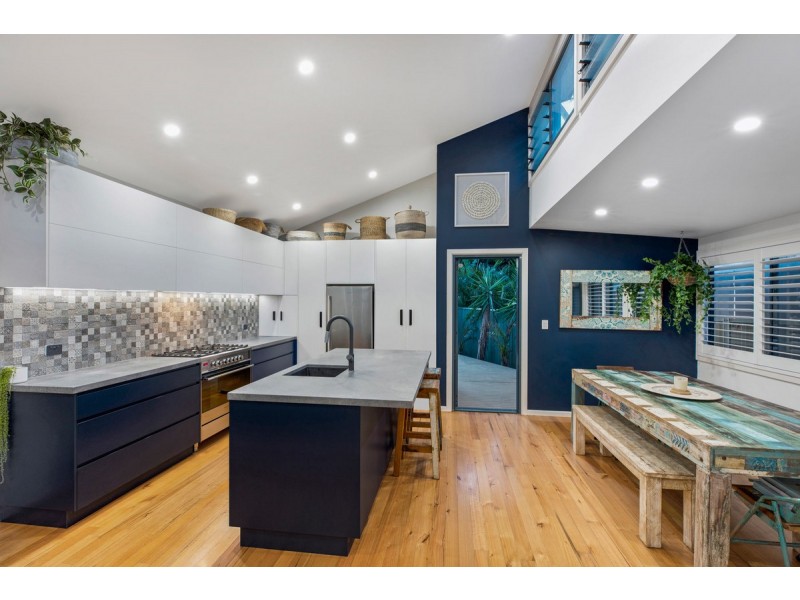 1 Lakin Street, Bateau Bay NSW 2261