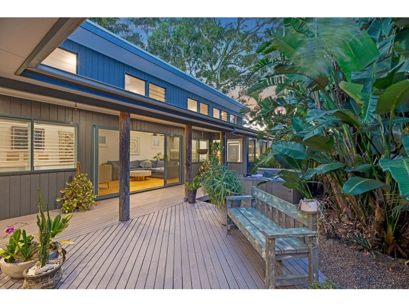 1 Lakin Street, Bateau Bay NSW 2261