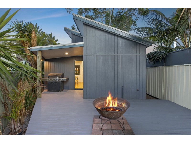 1 Lakin Street, Bateau Bay NSW 2261