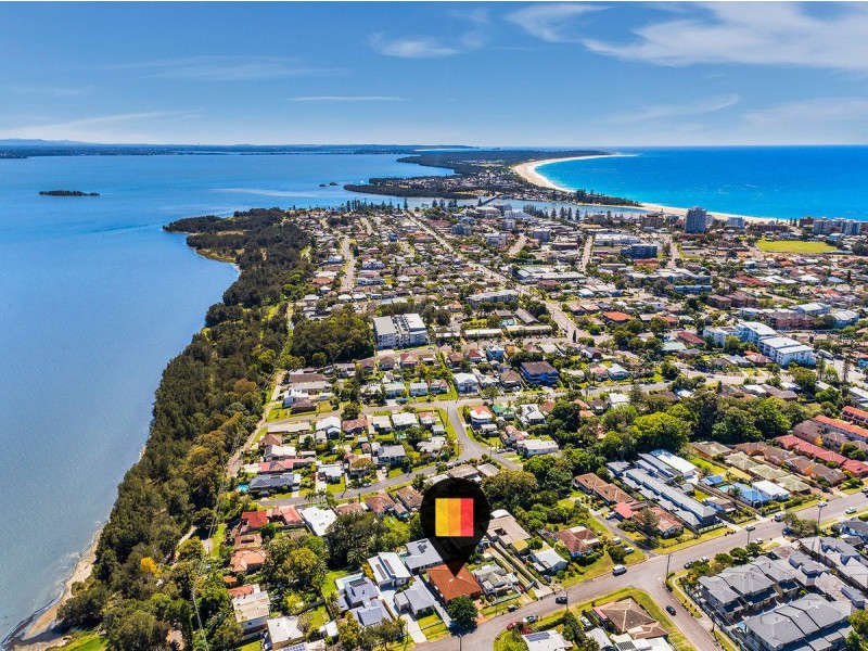 2/6 Anzac Road, Long Jetty NSW 2261