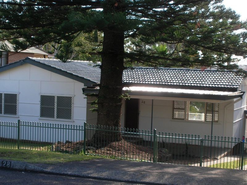 28 Sycamore Ave, Bateau Bay NSW 2261