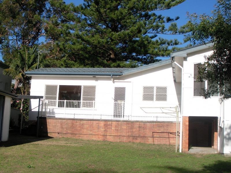28 Sycamore Ave, Bateau Bay NSW 2261