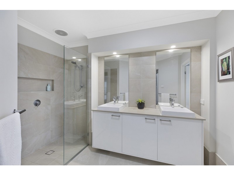 14 Ventura Avenue, Bateau Bay NSW 2261