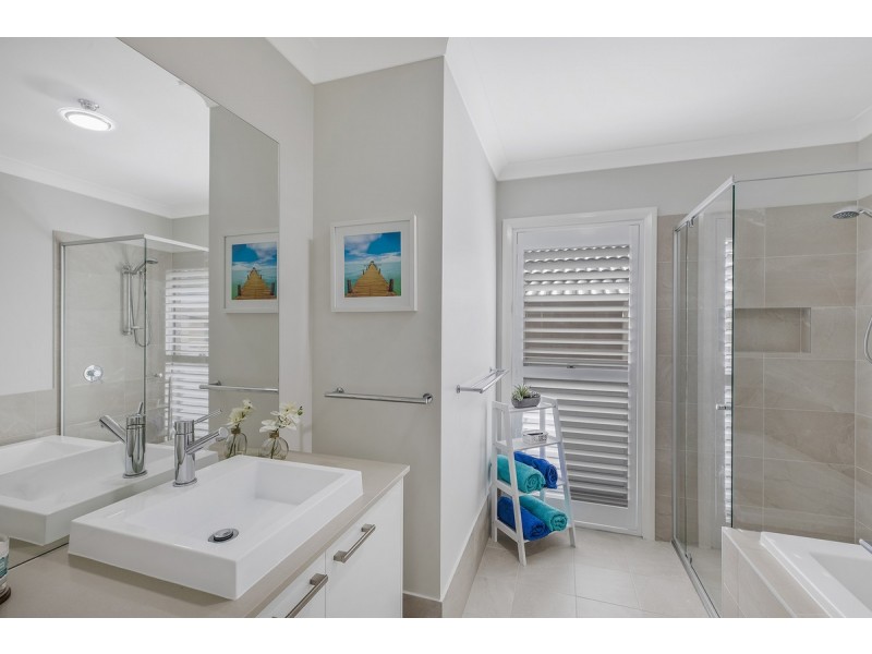 14 Ventura Avenue, Bateau Bay NSW 2261