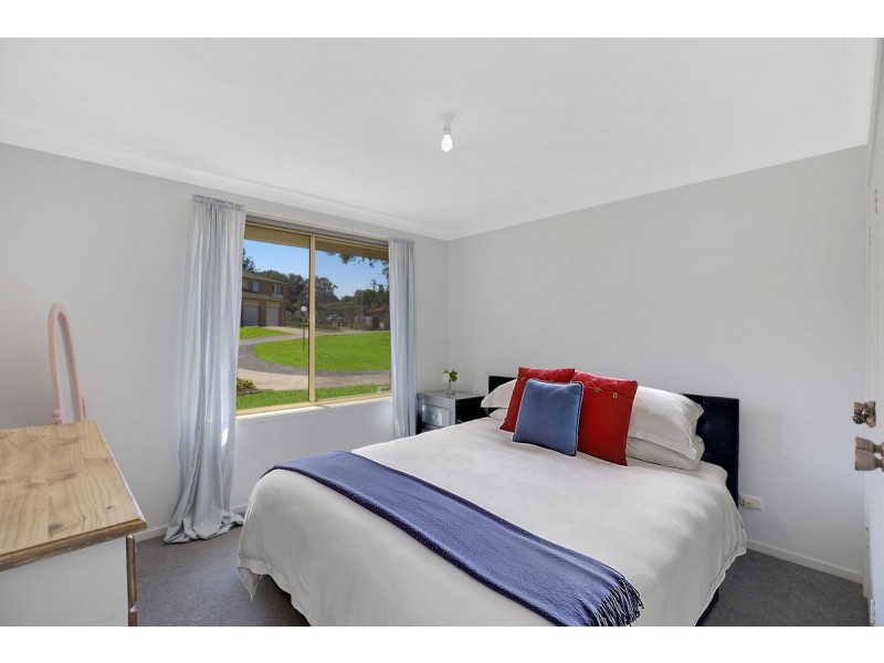13 Hobbs Close, Bateau Bay NSW 2261
