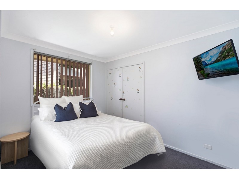 13 Hobbs Close, Bateau Bay NSW 2261