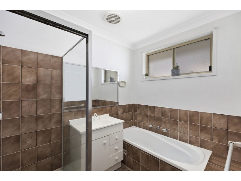13 Hobbs Close, Bateau Bay NSW 2261