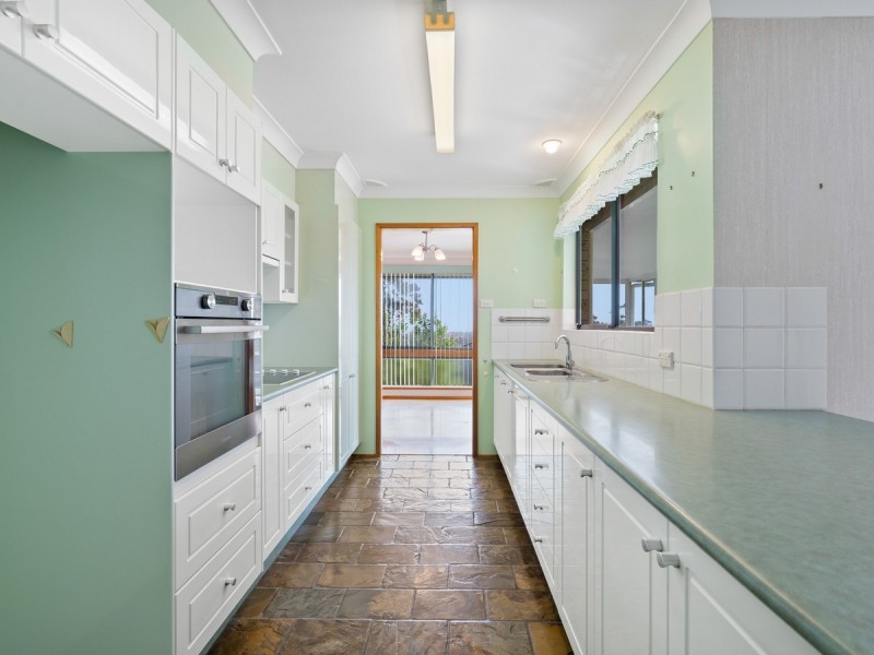 7 Blue Lagoon Close, Bateau Bay NSW 2261
