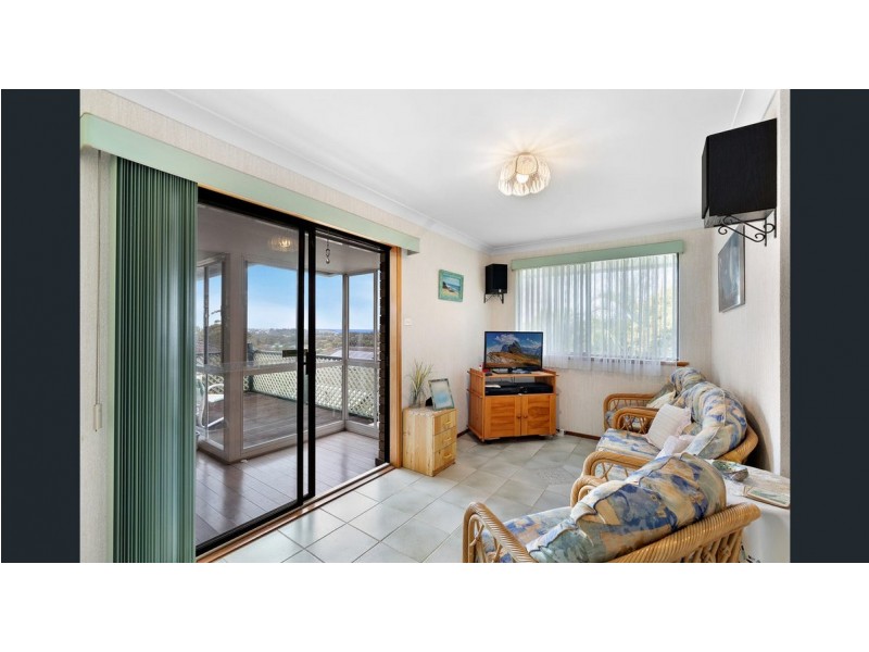 7 Blue Lagoon Close, Bateau Bay NSW 2261