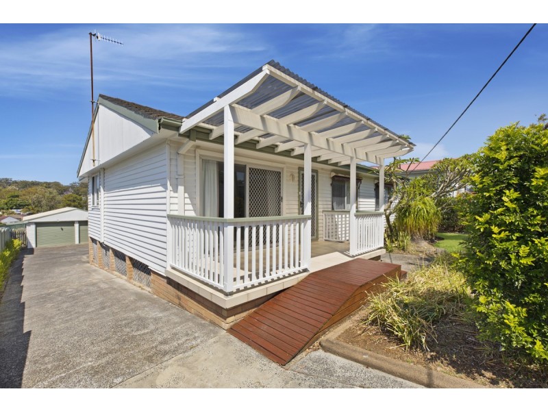548 The Entrance Road, Bateau Bay NSW 2261