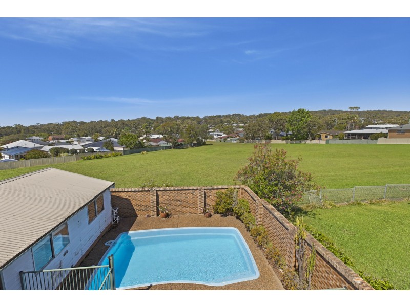 548 The Entrance Road, Bateau Bay NSW 2261