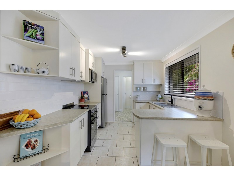 19 Highclere Street, Bateau Bay NSW 2261