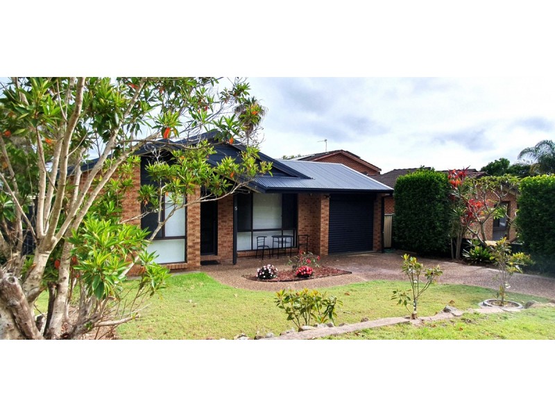 5 Avignon Street, Bateau Bay NSW 2261