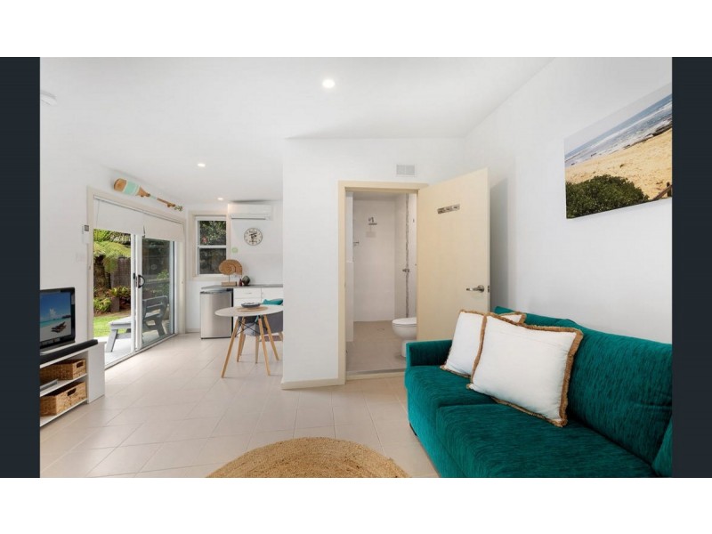 8 Katungal Street, Bateau Bay NSW 2261