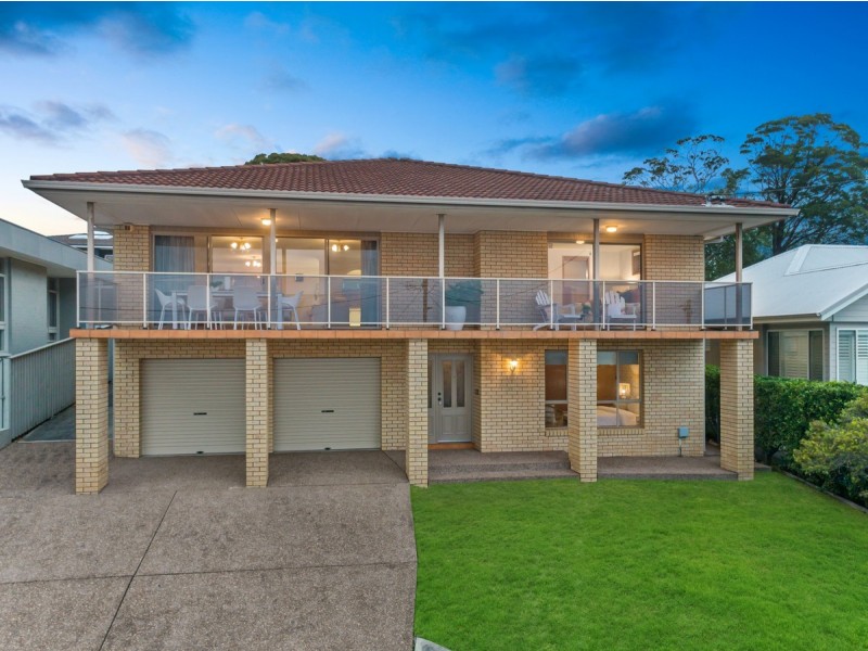 8 Peak Street, Bateau Bay NSW 2261
