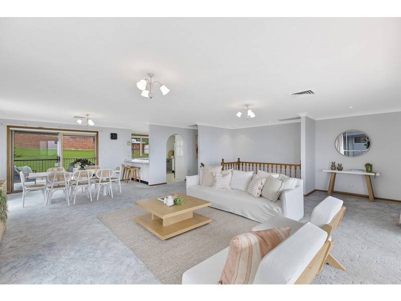 8 Peak Street, Bateau Bay NSW 2261