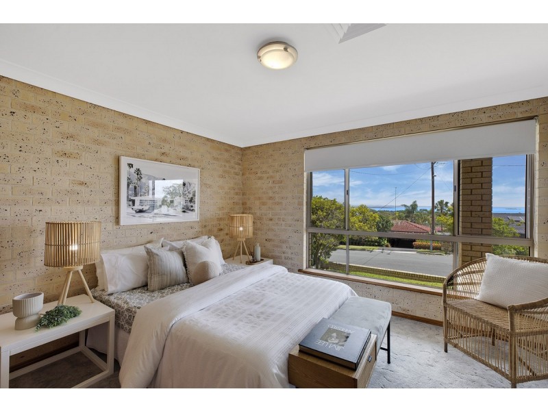 8 Peak Street, Bateau Bay NSW 2261