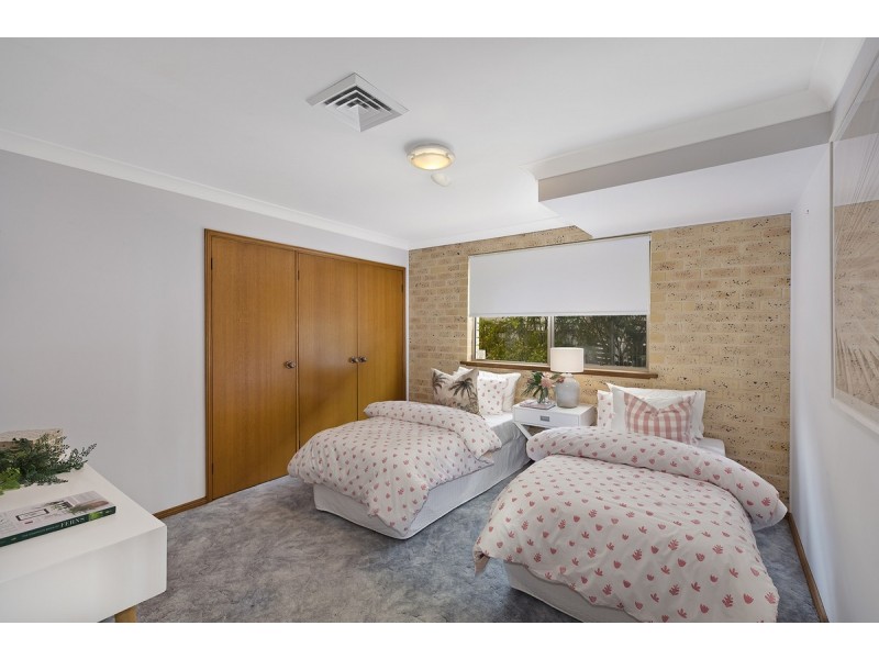 8 Peak Street, Bateau Bay NSW 2261