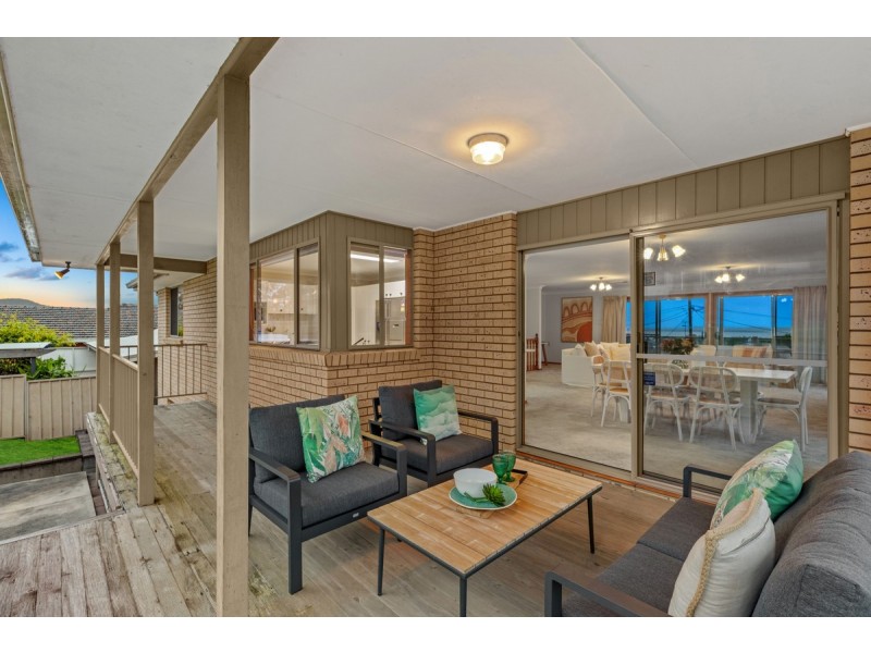 8 Peak Street, Bateau Bay NSW 2261