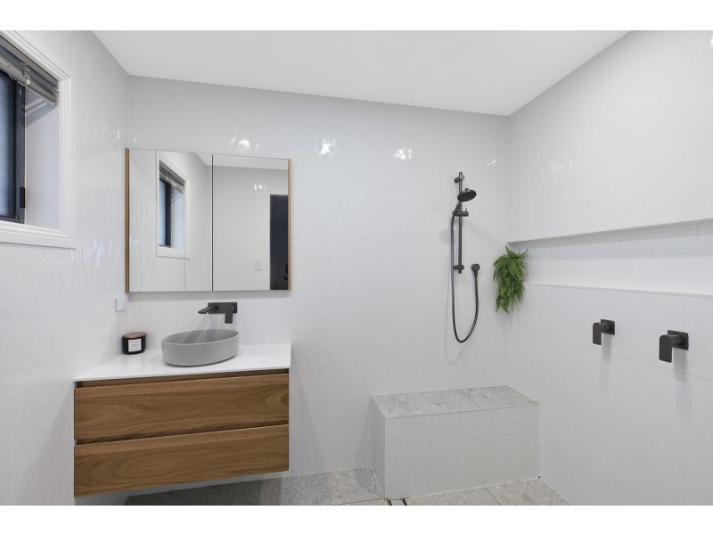 58 Bateau Bay Road, Bateau Bay NSW 2261