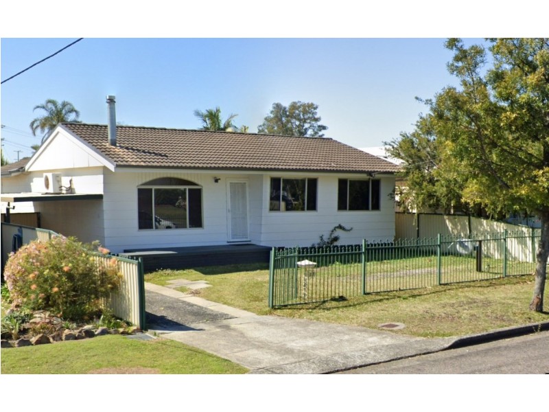 12 Brooke Avenue, Killarney Vale NSW 2261