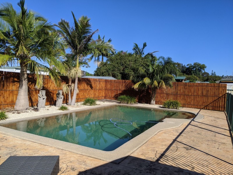 12 Brooke Avenue, Killarney Vale NSW 2261