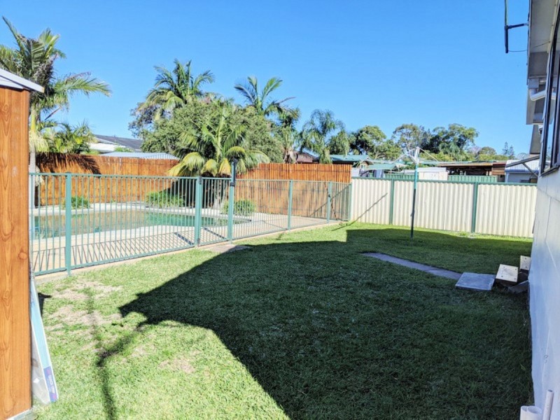 12 Brooke Avenue, Killarney Vale NSW 2261