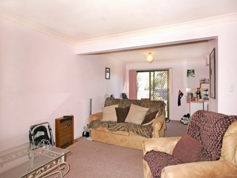 11 Hobbs Close, Bateau Bay NSW 2261