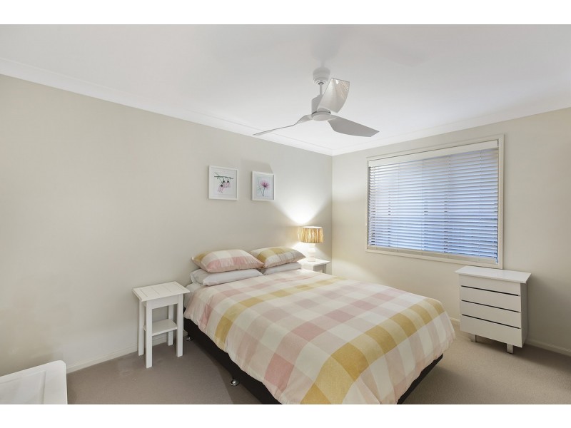 51 Bataan Circuit, Bateau Bay NSW 2261