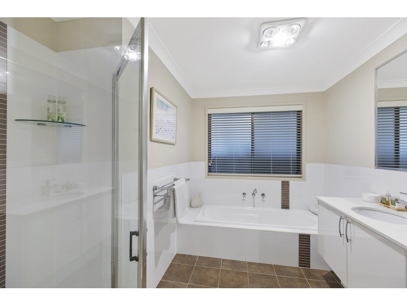 51 Bataan Circuit, Bateau Bay NSW 2261