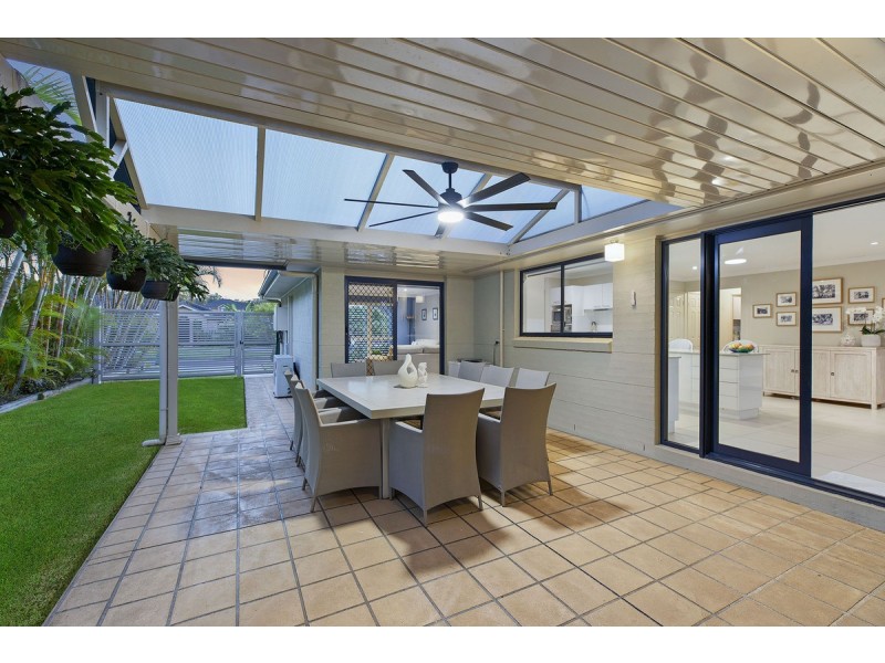 51 Bataan Circuit, Bateau Bay NSW 2261
