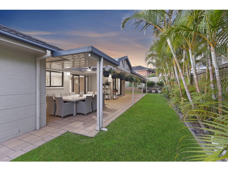 51 Bataan Circuit, Bateau Bay NSW 2261