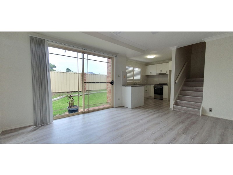 3/2-4 Yethonga Avenue, Blue Bay NSW 2261