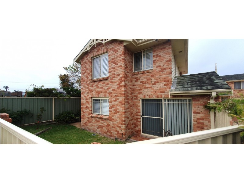 3/2-4 Yethonga Avenue, Blue Bay NSW 2261