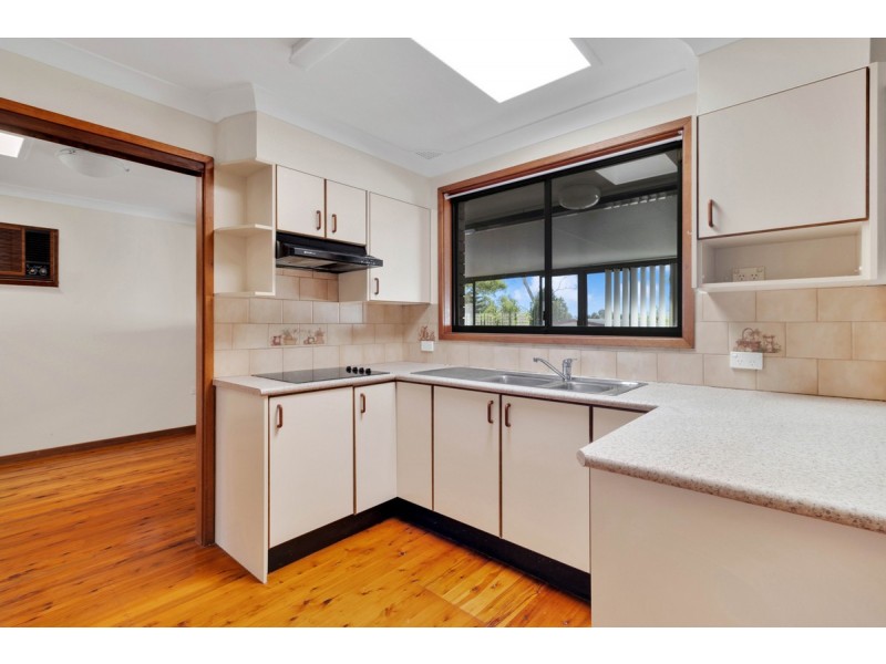 10 Promenade Avenue, Bateau Bay NSW 2261