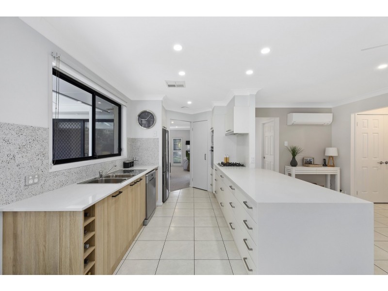 4 Wadi Road, Bateau Bay NSW 2261