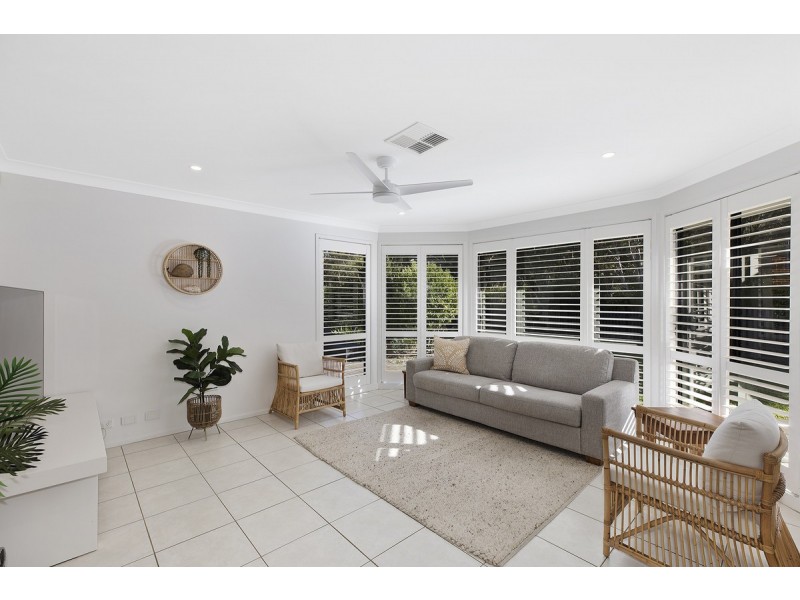 4 Wadi Road, Bateau Bay NSW 2261