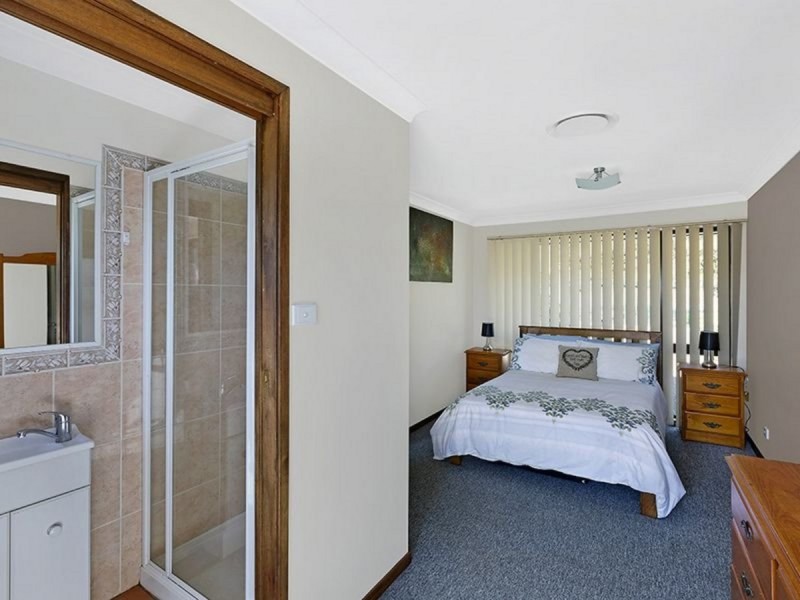 11 Sherwood Close, Bateau Bay NSW 2261