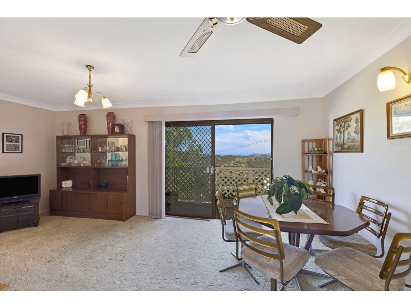 2 Valley View Road, Bateau Bay NSW 2261