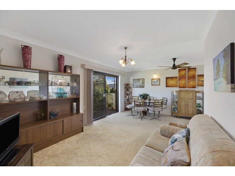 2 Valley View Road, Bateau Bay NSW 2261