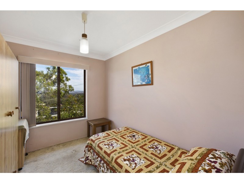 2 Valley View Road, Bateau Bay NSW 2261