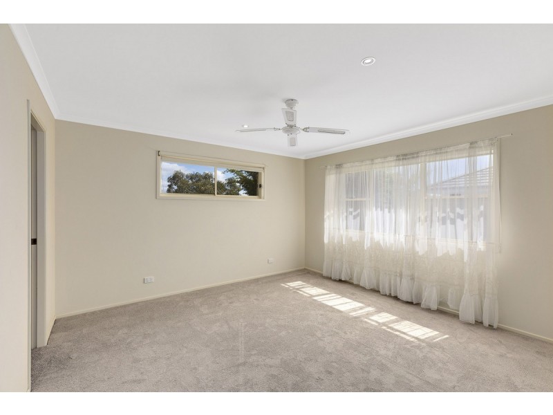 77 Lakin Street, Bateau Bay NSW 2261