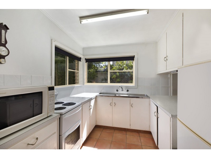 77 Lakin Street, Bateau Bay NSW 2261