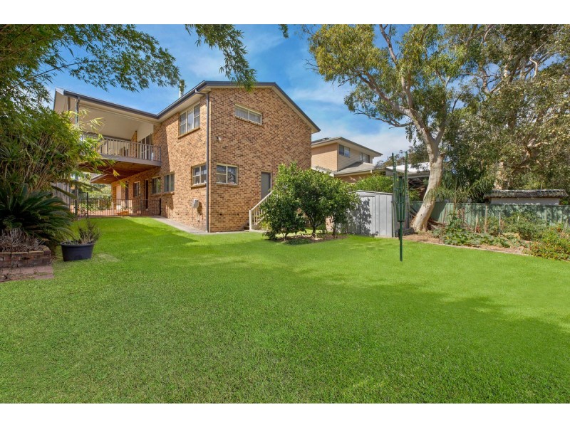 77 Lakin Street, Bateau Bay NSW 2261