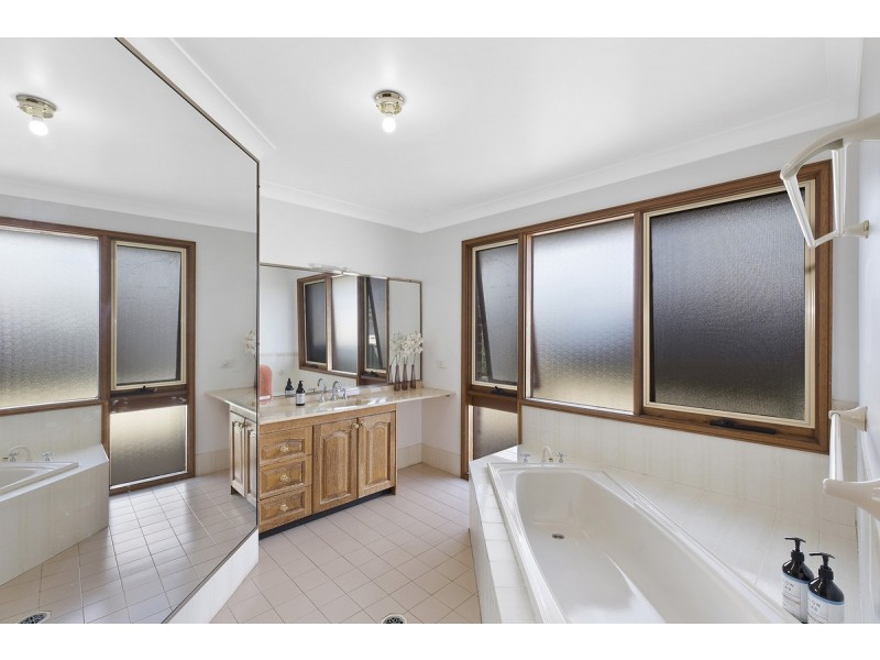 37 Morley Avenue, Bateau Bay NSW 2261